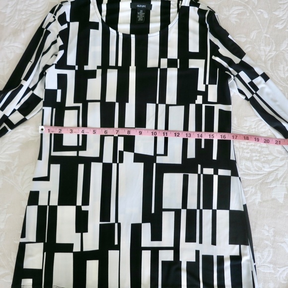 Alfani Black and White Slit Sleeve Tunic Top Size XS - Picture 12 of 13